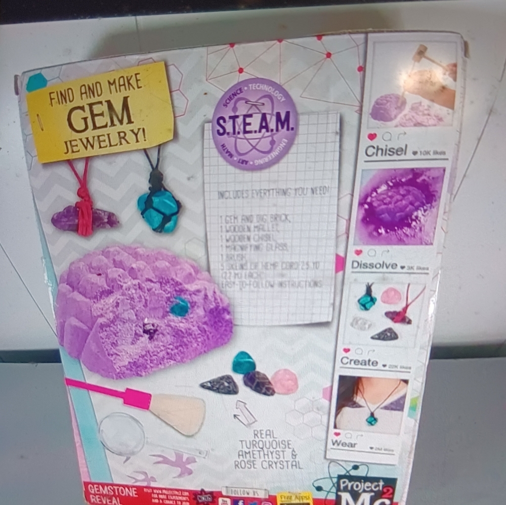 S.T.E.A.M. Find & make gem jewelry kit. New - Picture 2 of 3